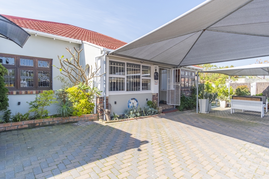 5 Bedroom Property for Sale in Wynberg Western Cape
